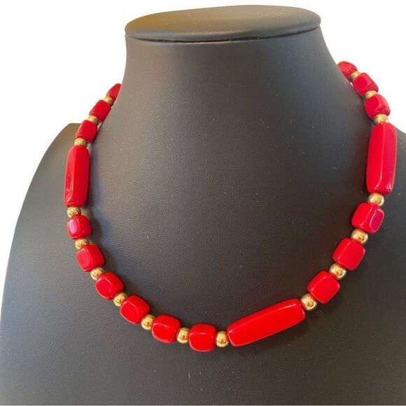 Vintage Trifari Candy Apple Red & Gold Tone Acrylic Necklace. - Picture 3 of 5